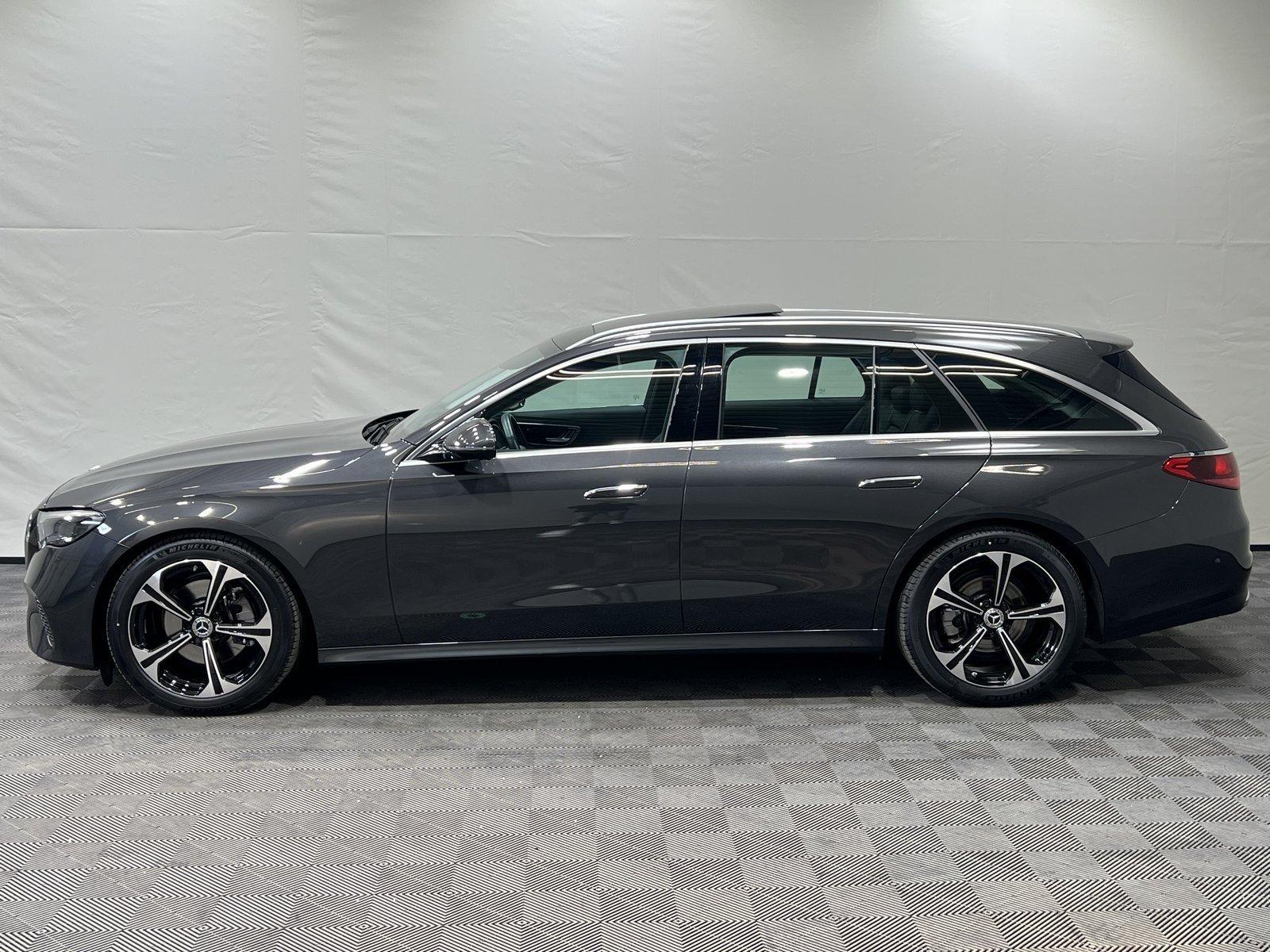 Mercedes-Benz E 220 d T AVANTGARDE Advanced Pano+AHK+ W214 !!!