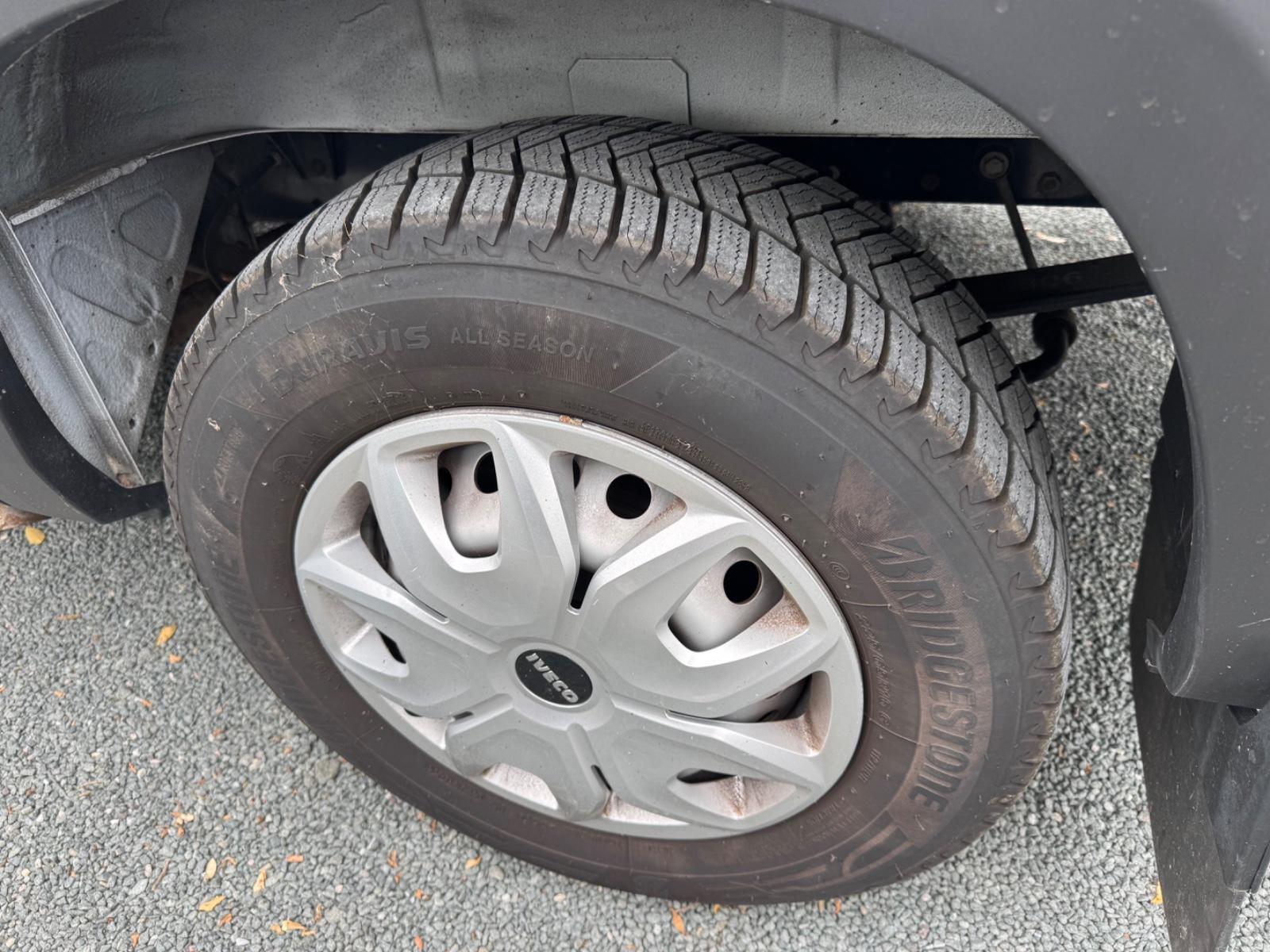 Iveco Daily 2.3 D 10 SITZ/KLIMA/STANDH/AHK/NUR 11.9 KM