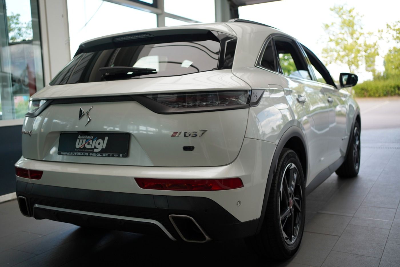 Fahrzeugabbildung DS Automobiles DS7 Crossback E-Tense 4x4 300 Anhängerkupplung