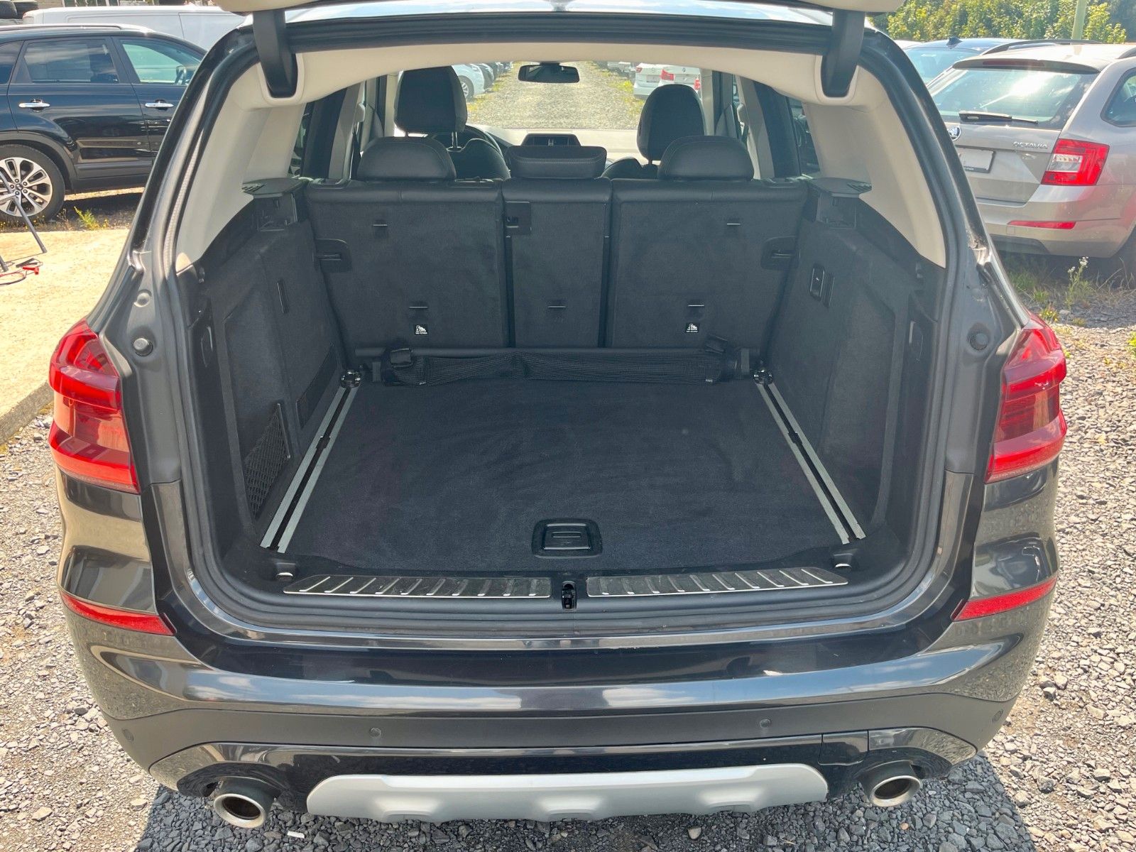 Fahrzeugabbildung BMW X3 xDrive20d xLine Navi LED SPORTSITZE Leder 19"