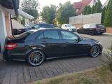 Mercedes-Benz Mercedes E63 AMG 6.2 V8 DESIGNIO 2011 Saug... - Mercedes-Benz aus 2011: E63