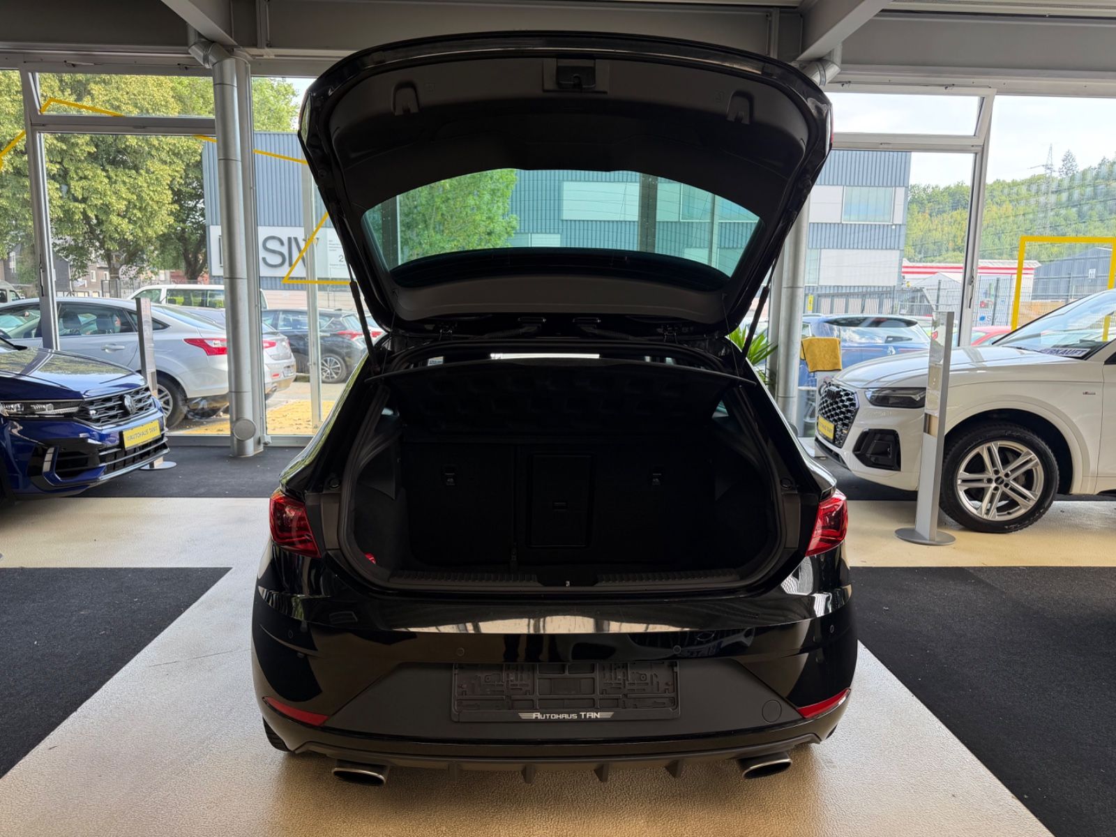 Fahrzeugabbildung SEAT Leon Cupra 300 * Schalter * 1.Hand*