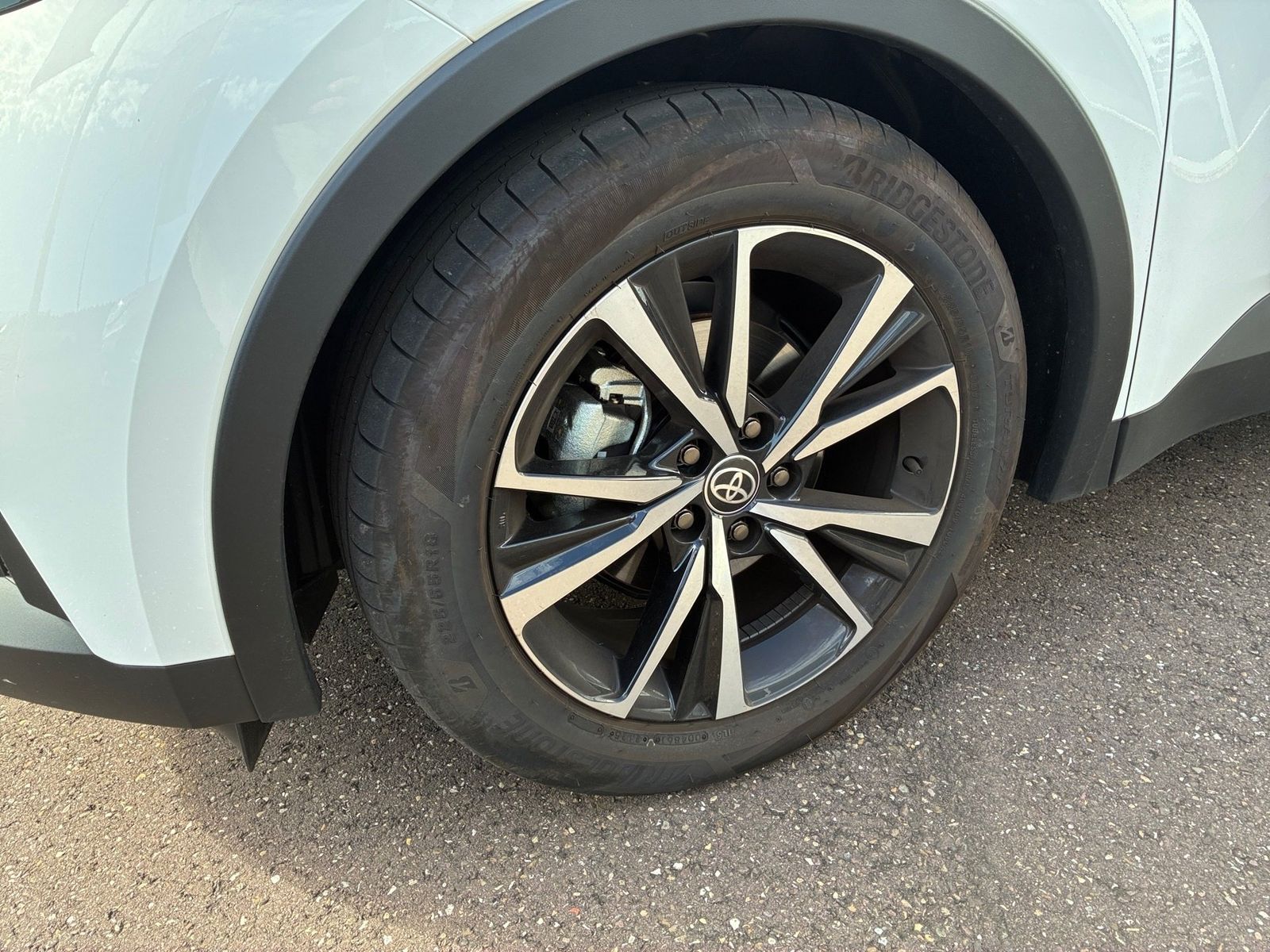 Fahrzeugabbildung Toyota C-HR 1.8 FWD Teamplayer Kamera,LED,Navi,SHZ,ACC
