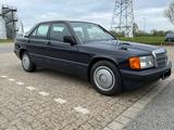 Mercedes-Benz W201 190D 2.0 Oldtimer  - Mercedes-Benz 190 mit Diesel-Antrieb: Limousine, Automatik