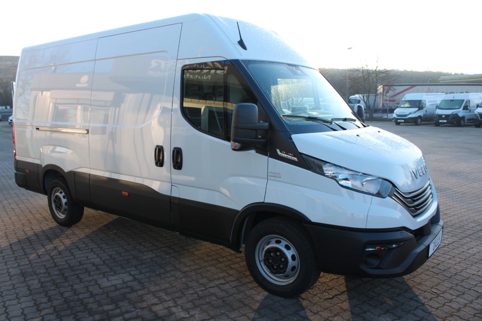 Fahrzeugabbildung Iveco Daily 180PS Autom, Fahrtenschreiber Vorbereitung