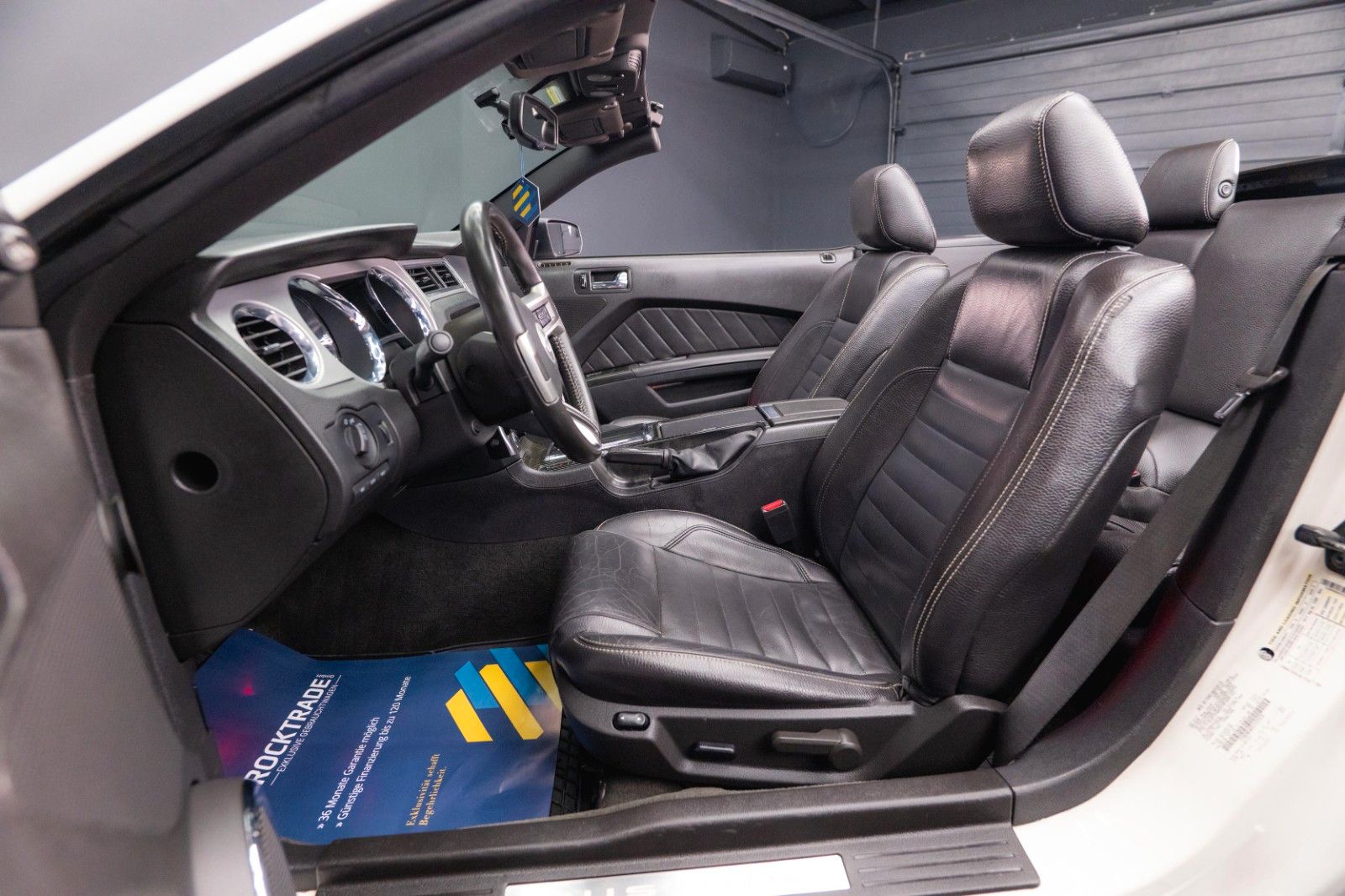 Fahrzeugabbildung Ford Mustang 3.7 V6 GT Cabrio | TÜV 2028 | 4Season