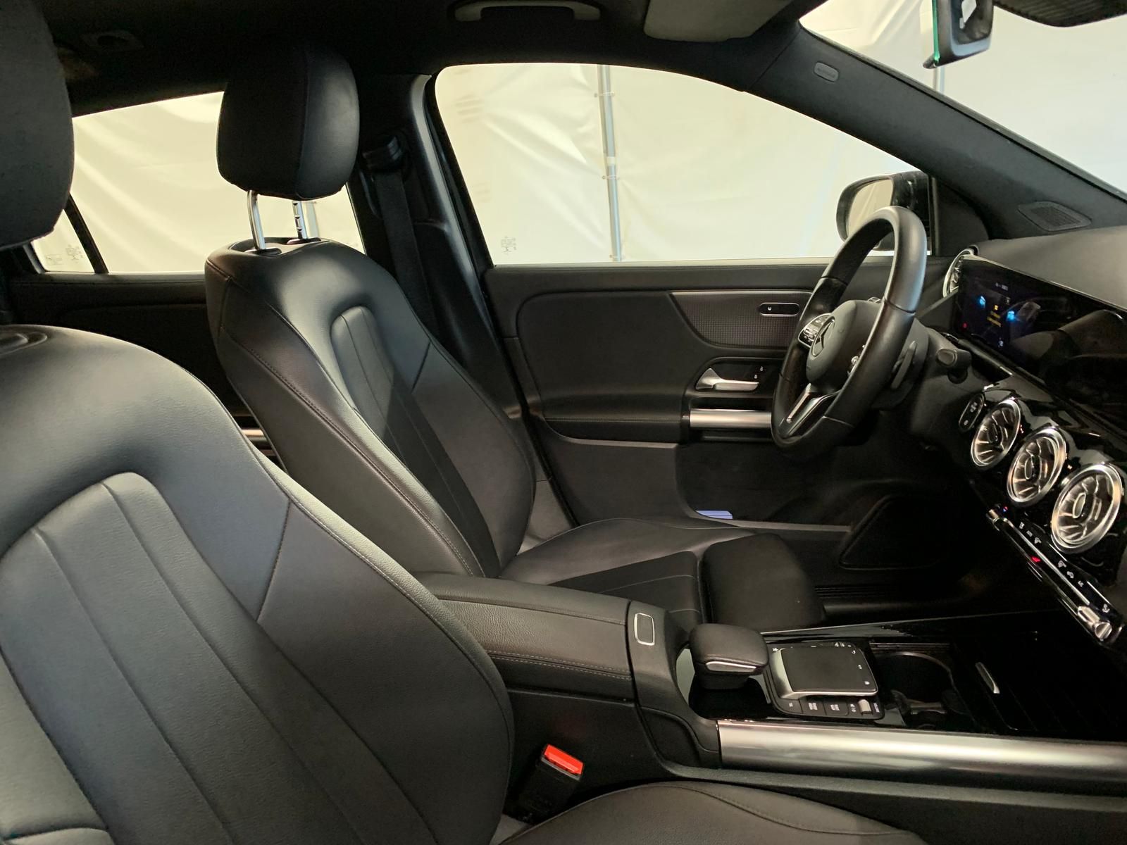 Mercedes-Benz GLA 200 Progressive Widscr Kam Distr+ Unfallfrei imagem 3