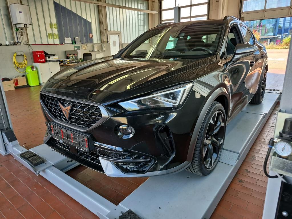 Cupra Formentor VZ e-Hybrid 1.4 TSIACC/AHK/PANO/MATRIX