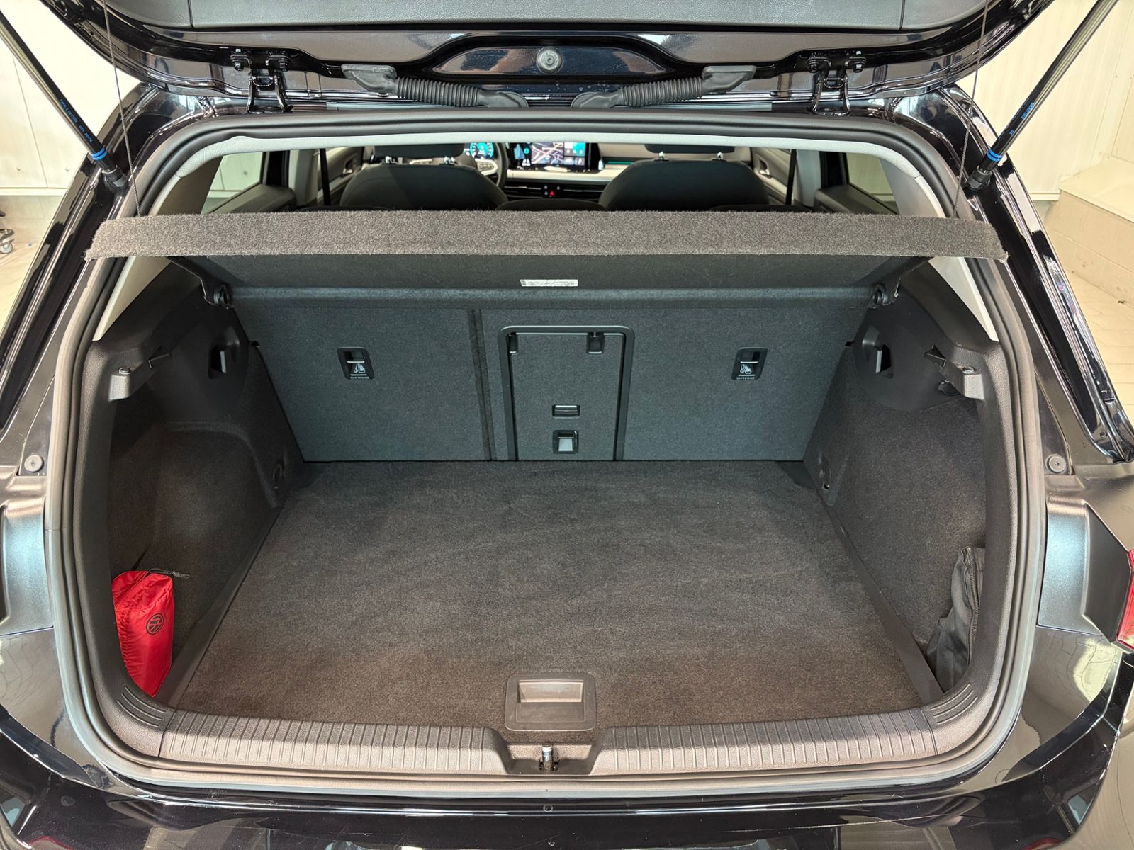 Golf VIII Life 1.0 eTSI DSG LED NAVI ACC PDC SHZ