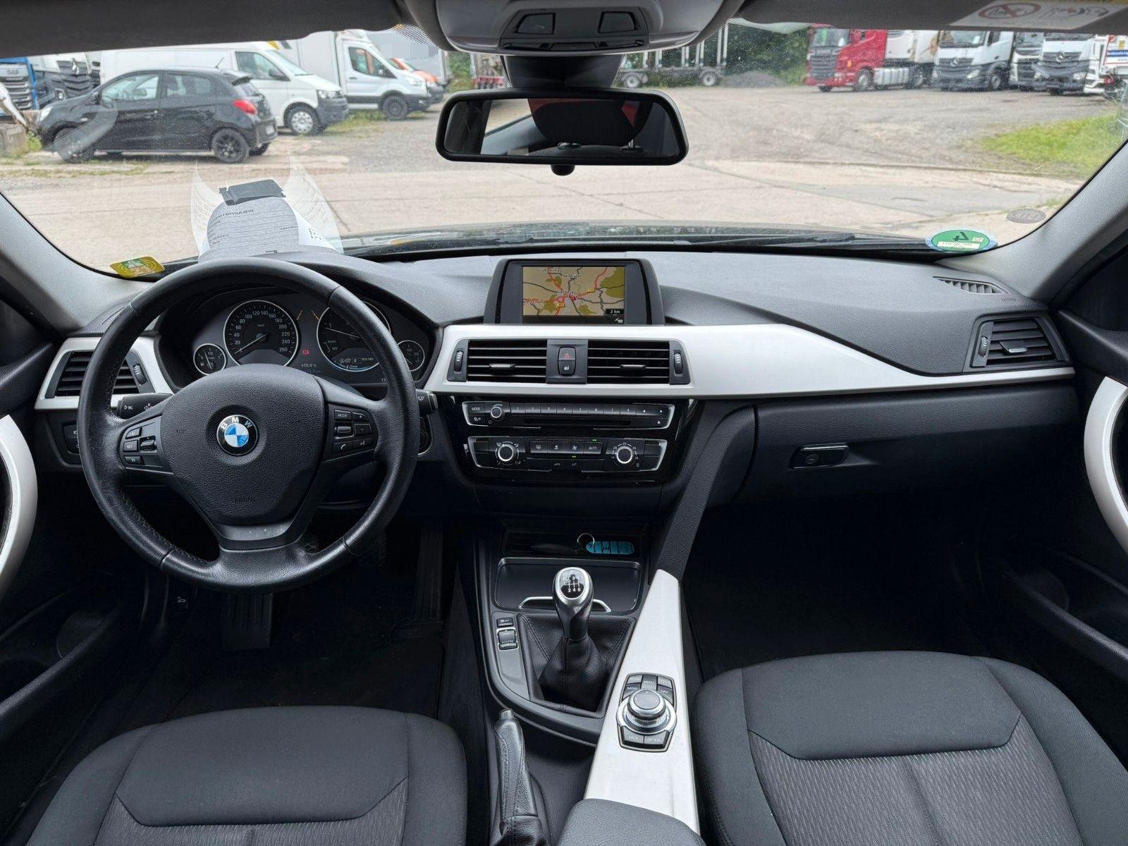 BMW 320 2015 — photo 15