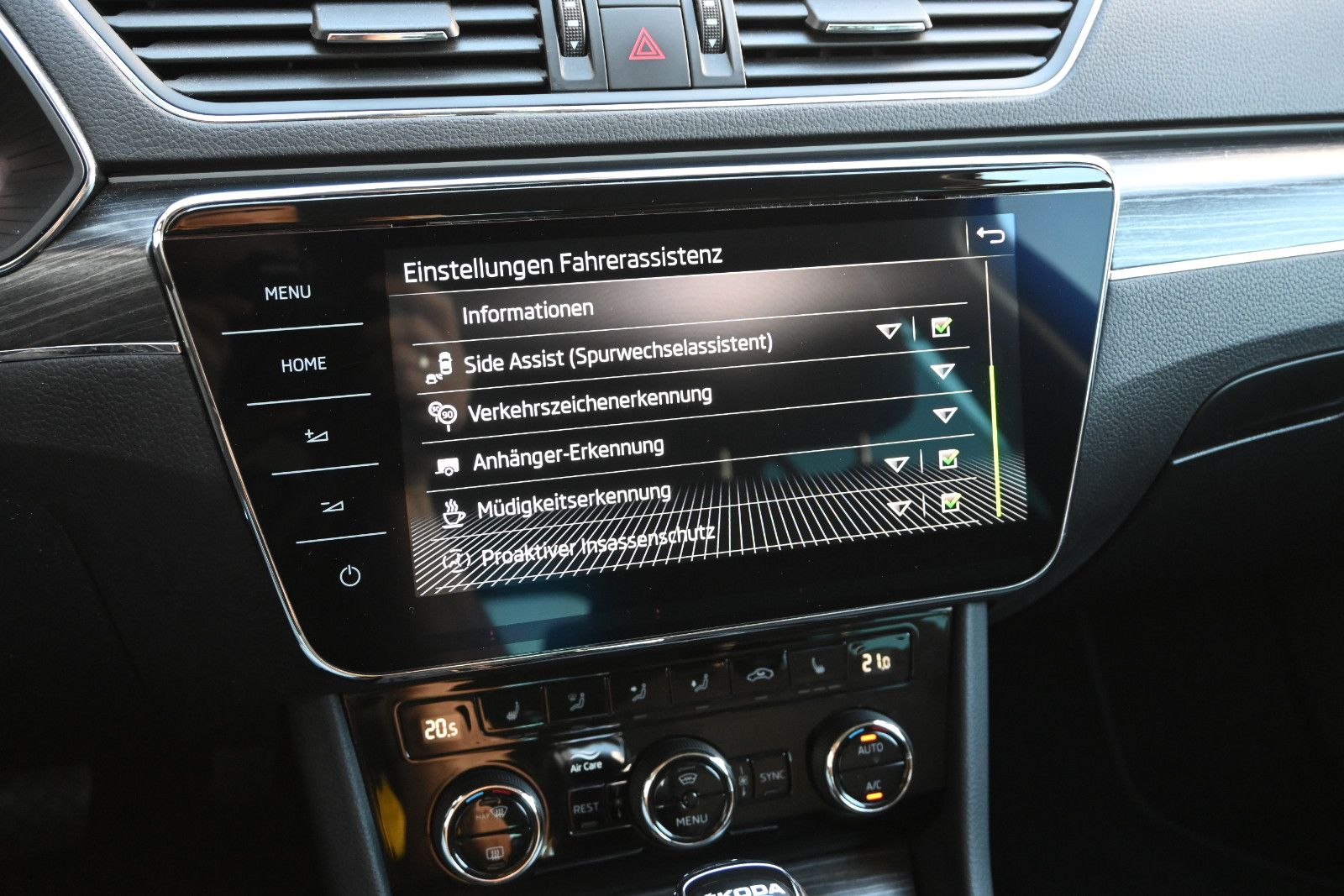 Fahrzeugabbildung SKODA Superb 1.5 TSI ACT DSG STYLE COMBI °ACC°AHK°