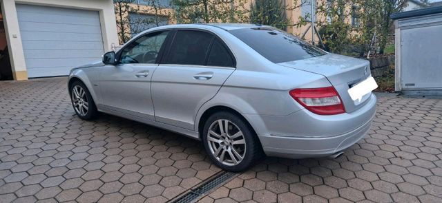 Mercedes-Benz C220