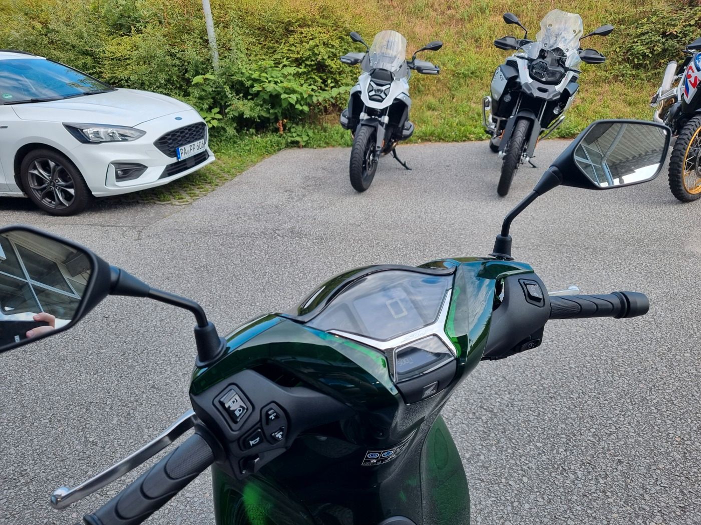 Fahrzeugabbildung Honda SH 125 i inklusive Smart-Topcase