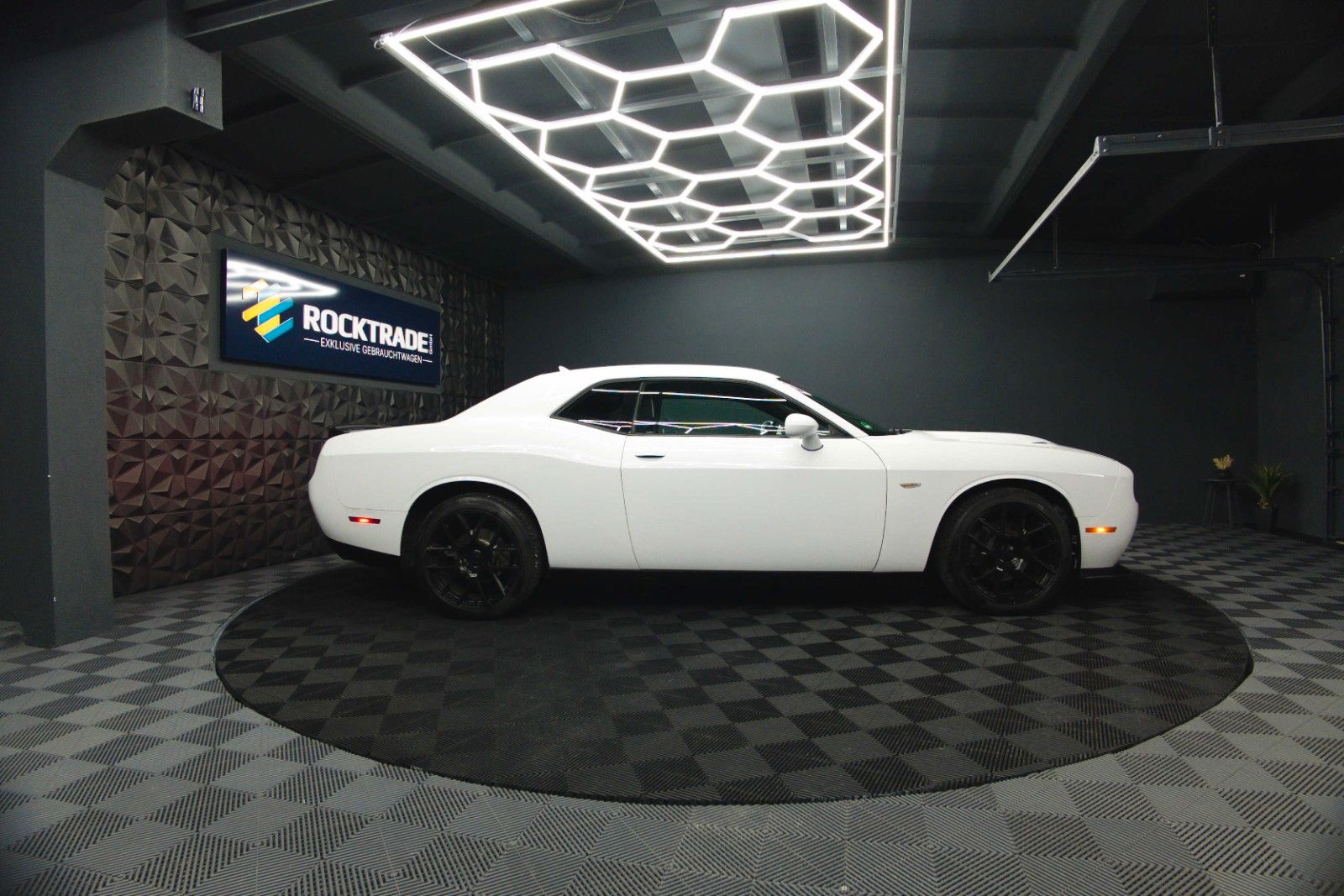Fahrzeugabbildung Dodge Challenger 5.7 V8 R/T SRT Style *LED*20 Zoll*