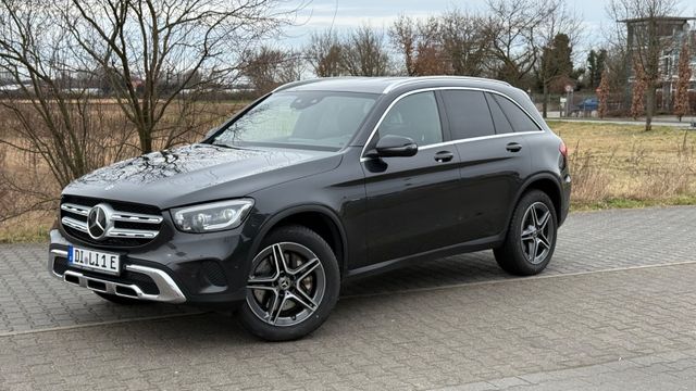 Mercedes-Benz GLC 300 de 4Matic*AMG*ACC*LEDER*LED*KAMERA*M-BUX