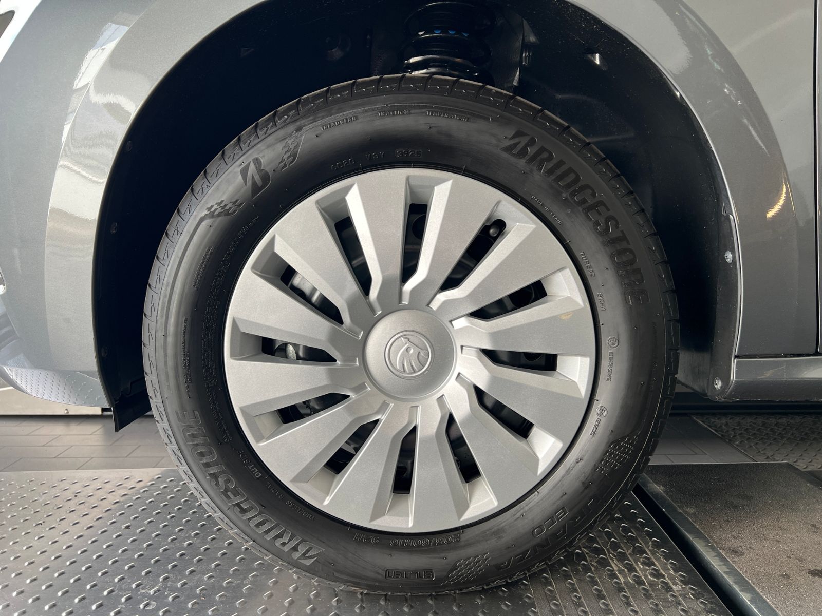 Fahrzeugabbildung SKODA Kamiq Essence 1.0 TSI DSG *Vorb. AHK, LED, Sitzh