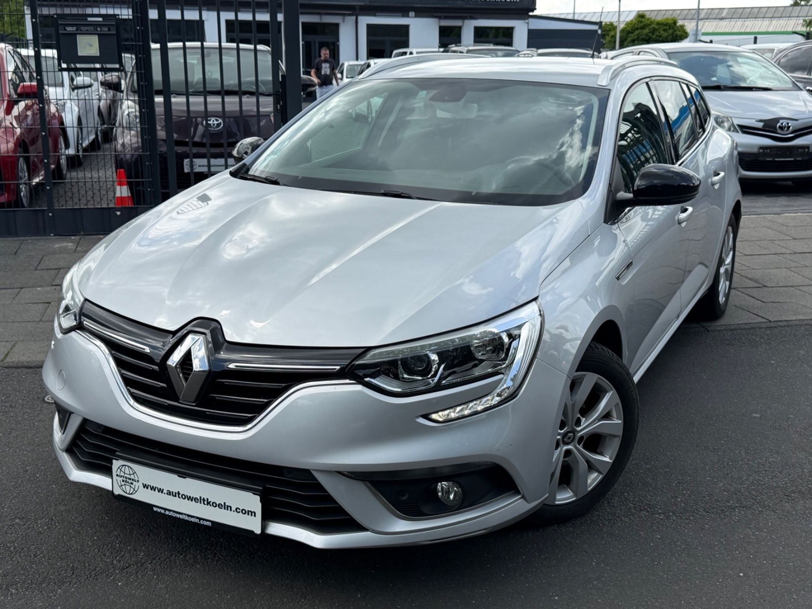 RENAULT Megane