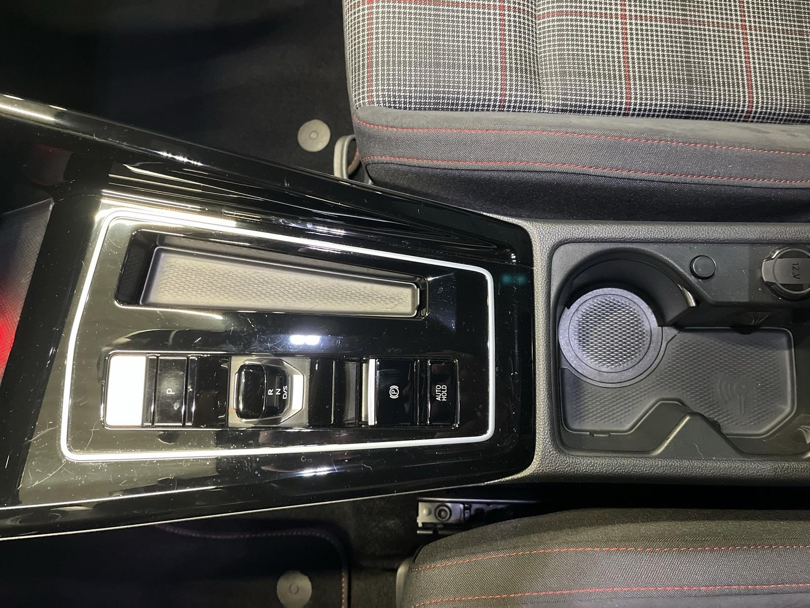Volkswagen Golf VIII GTI 2.0 TSI DSG AUT LED LM PDC SportS., миниатюра 18