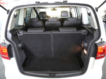 Volkswagen Touran - 9