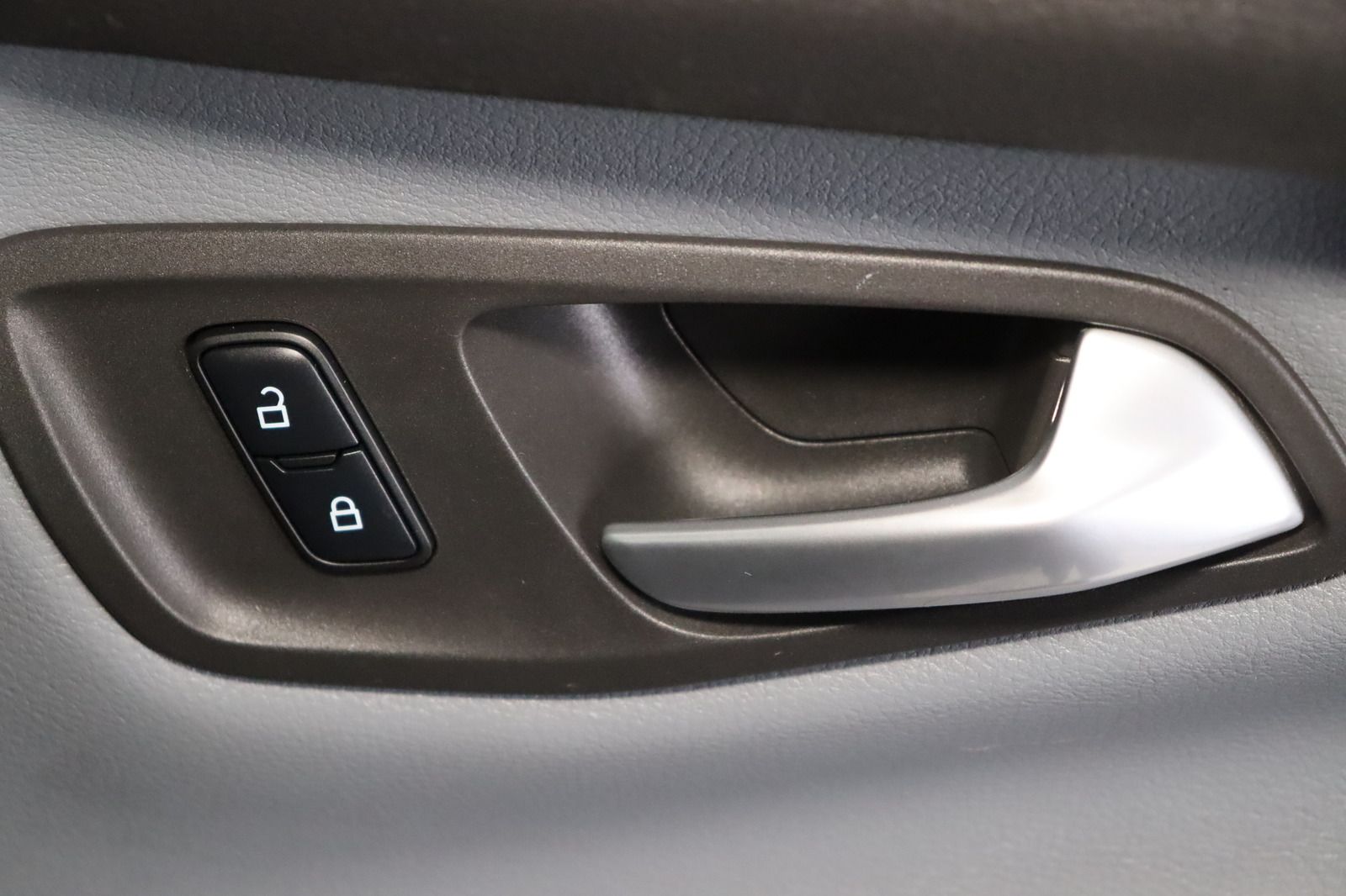 Fahrzeugabbildung Ford Transit Custom Kombi 310 L1 H1 Trend 2.0 EcoBlue