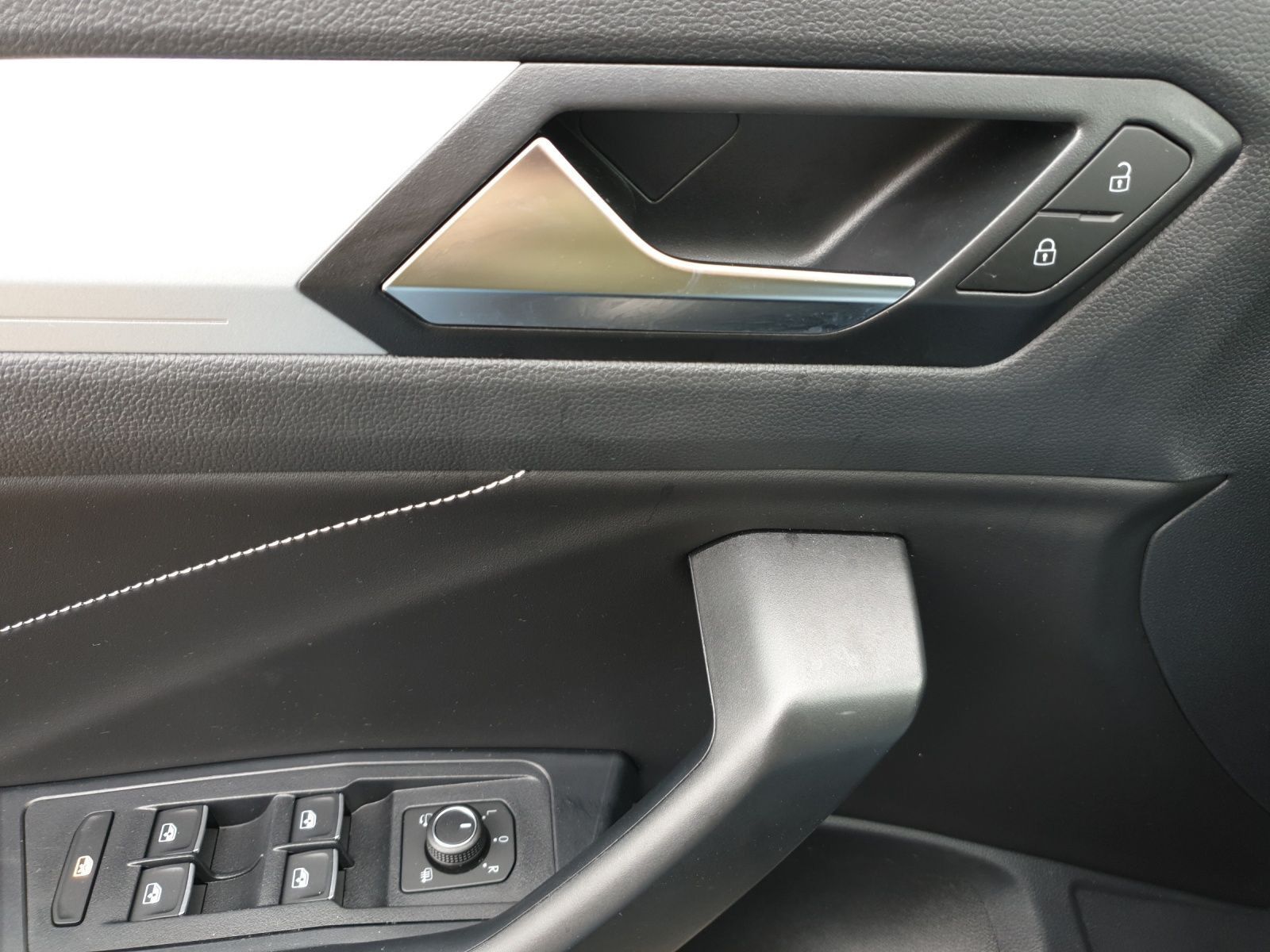 Volkswagen T-Roc - Bild 9