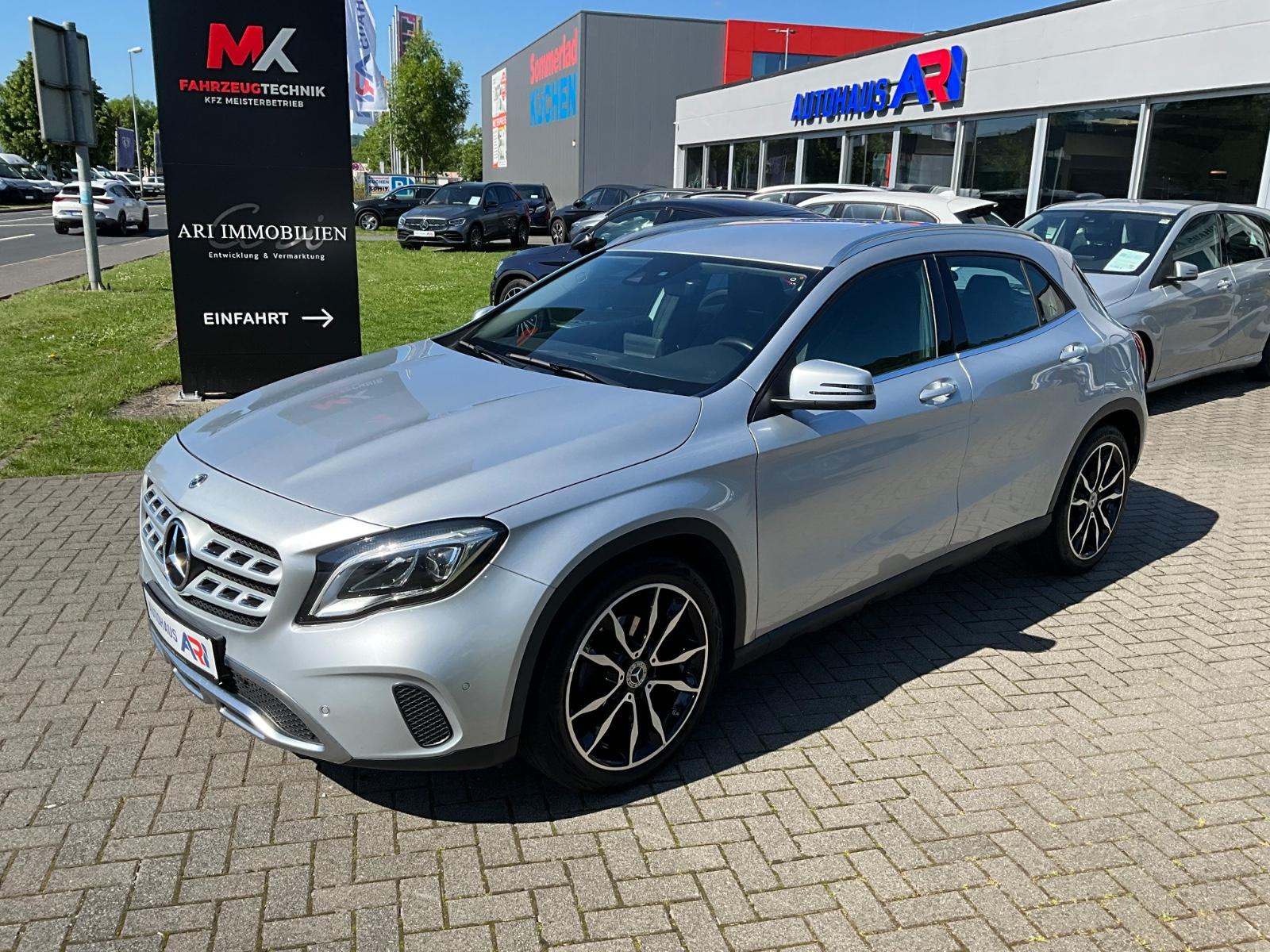 Mercedes-Benz GLA 200 AMG LINE*NAVI*LED*