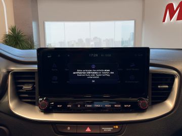 Kia Ceed SW 1.5T Kamera Klima Sitzheizung CarPlay