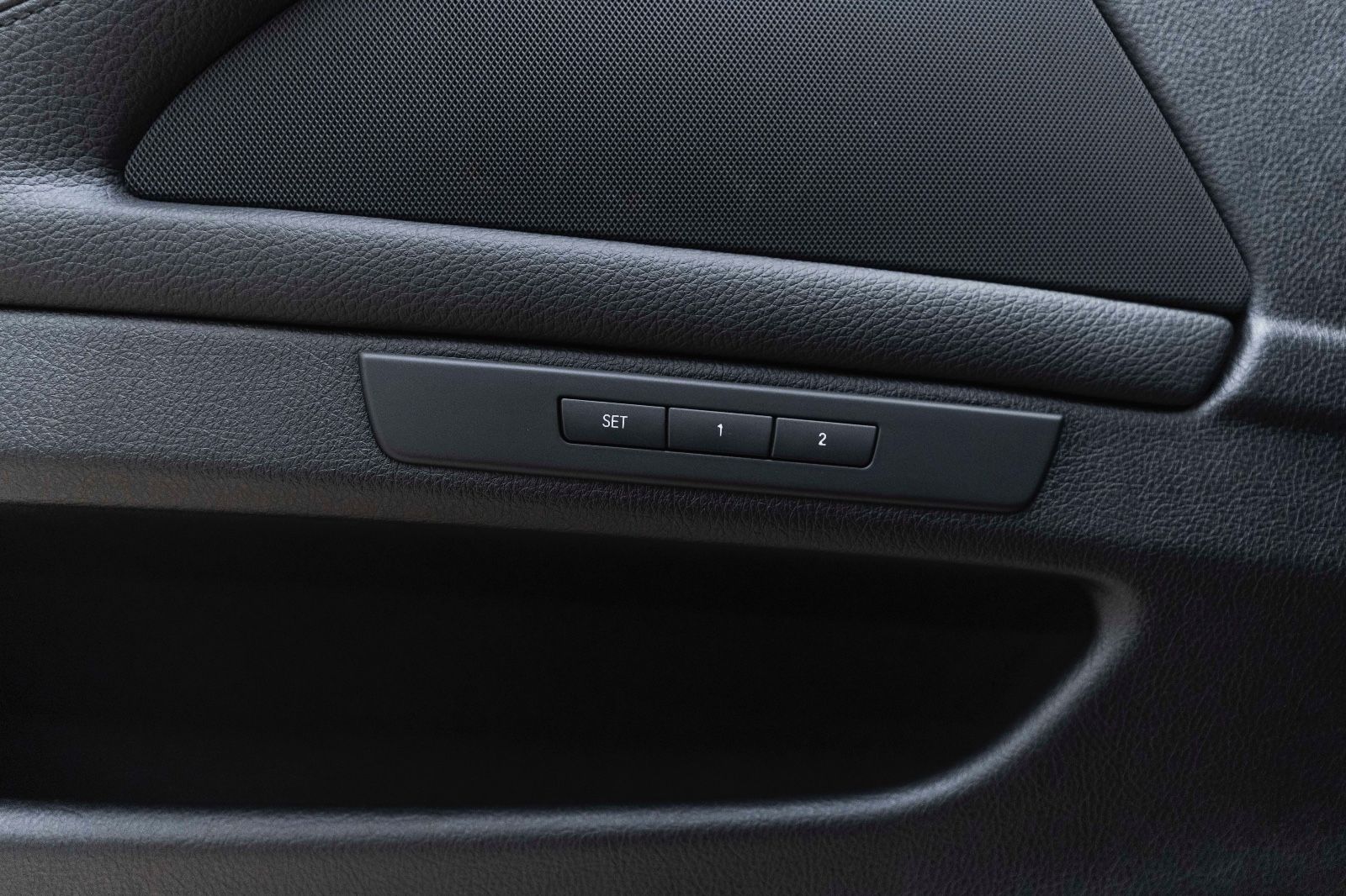 Fahrzeugabbildung BMW 550I Xdrive M-Performance HUD LED KAM NAV H&K