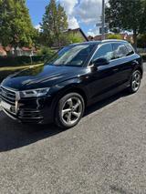 Audi Q5 2.0 TFSI S tronic quattro sport *MatrixLED*VC - Audi Q5 Sport mit Benzin-Antrieb