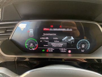 Audi Q8 e-tron - 12
