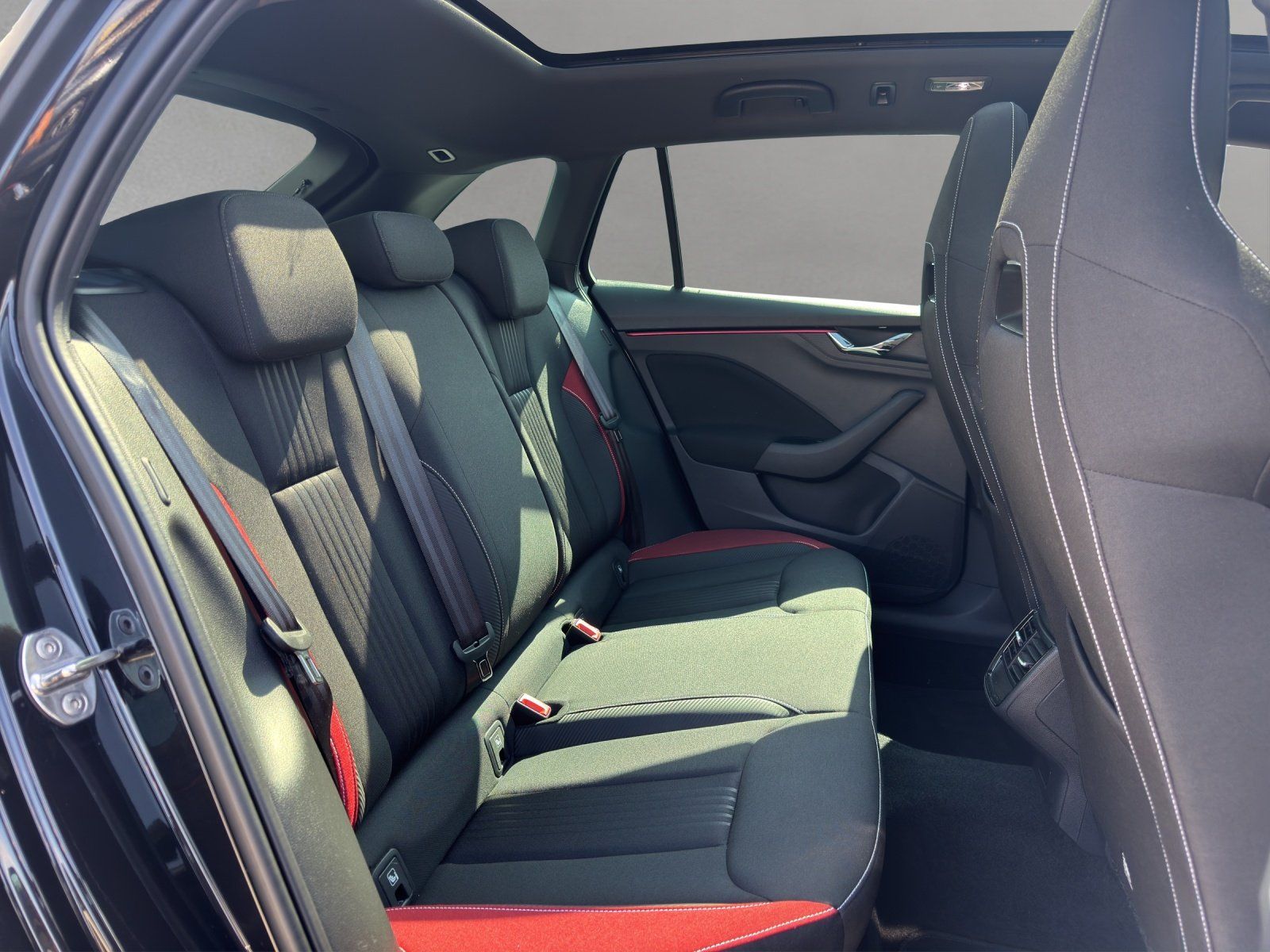 Fahrzeugabbildung SKODA Scala 1.5 TSI DSG Monte Carlo/KAMERA/PANO/VIRT./