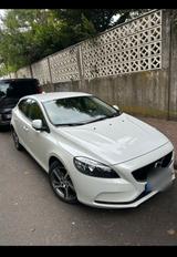 Volvo v40 T2 - 2018 Benin 62800 km - Volvo V40 in Frankfurt (Main)