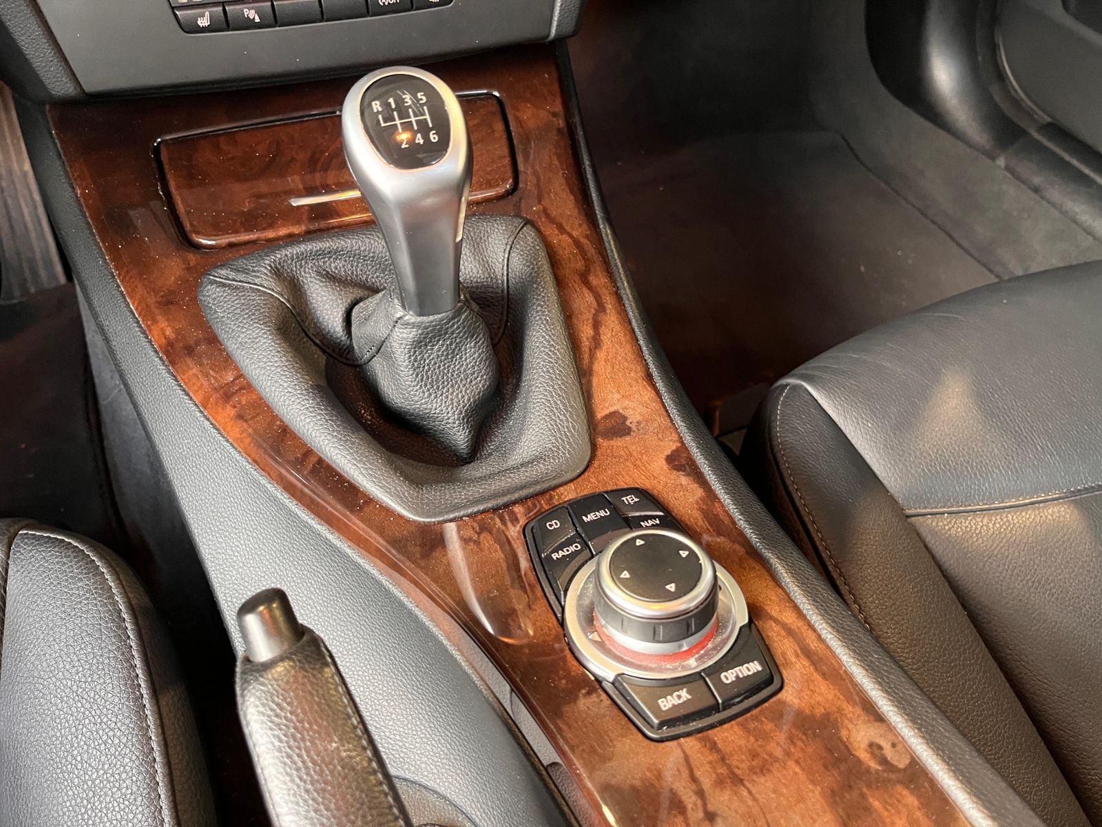 Fahrzeugabbildung BMW 320i  Touring PANO XENON NAVI