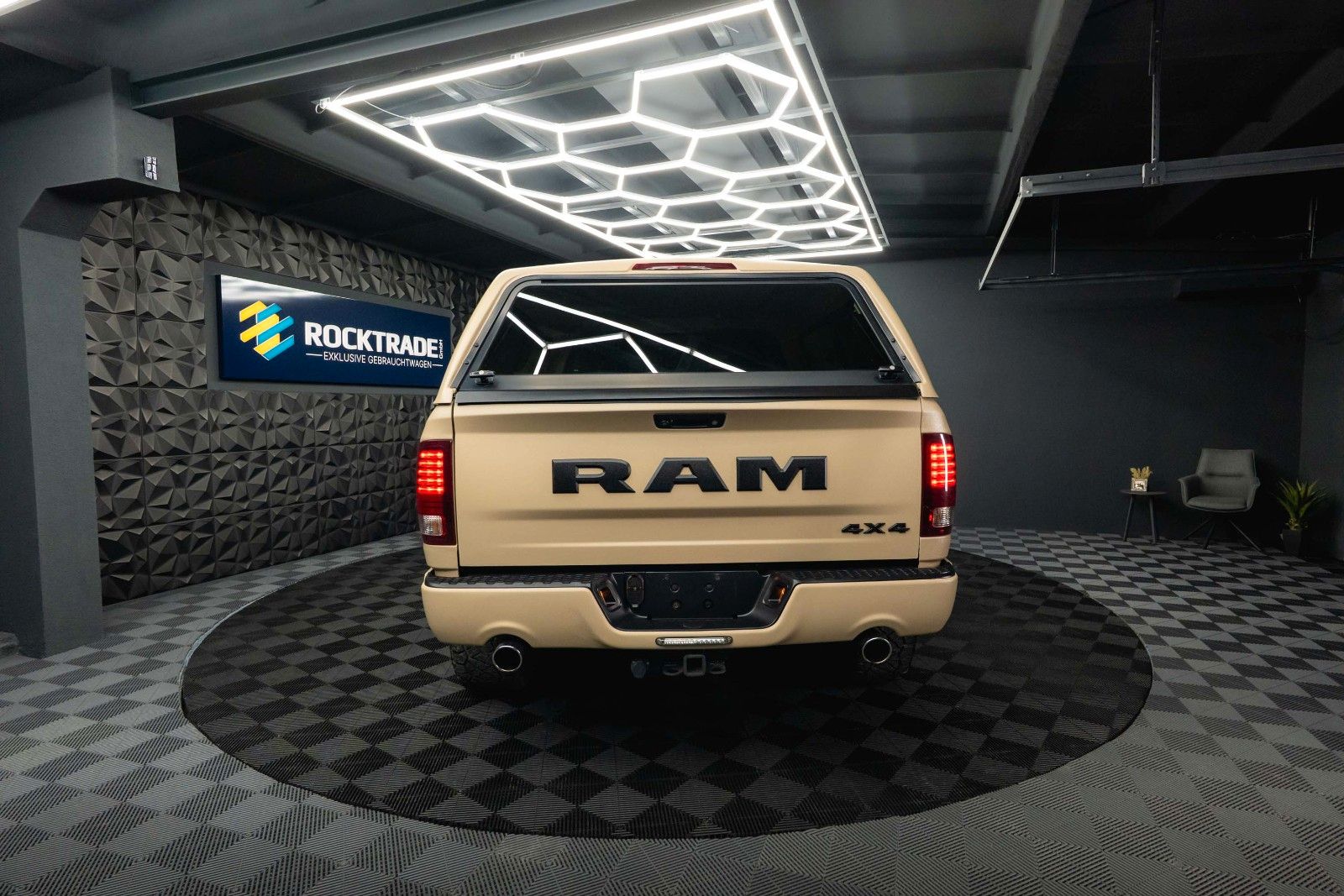 Fahrzeugabbildung Dodge RAM 5.7 V8 HEMI 4x4 RAPTOR LONGBED HARDTOP LED