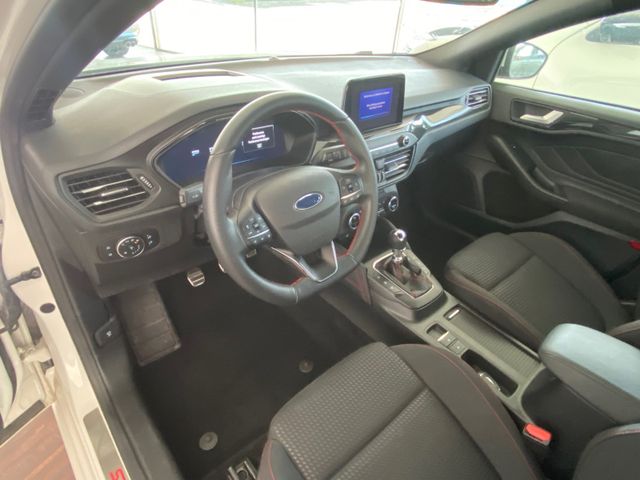Fahrzeugabbildung Ford Focus Lim. ST-Line X , NAVI+RFK*HEAD-UP*LED*AHK
