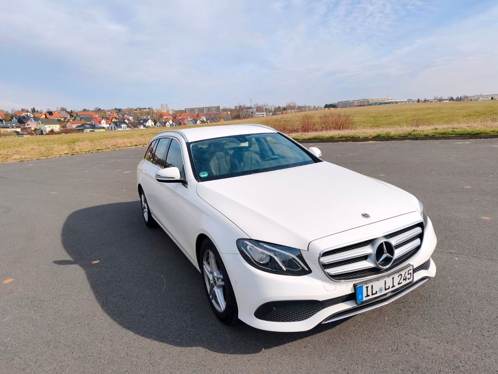 Image of Mercedes-Benz E 200