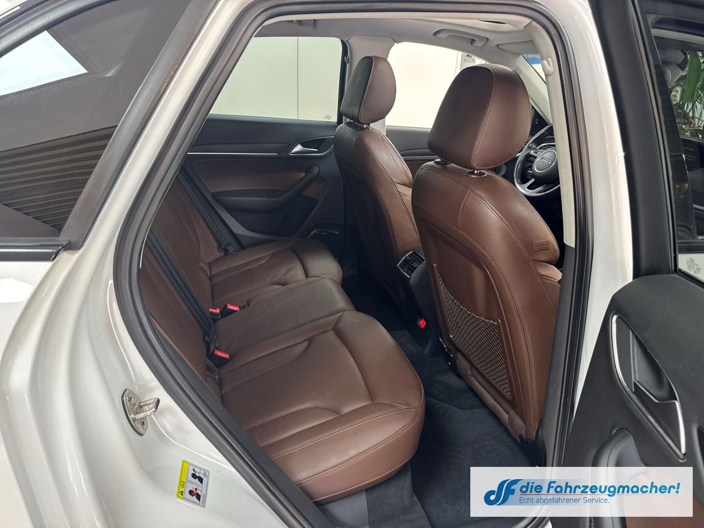 Fahrzeugabbildung Audi Q3 2.0 TDI quattro S line Sportpaket AD El. Pano