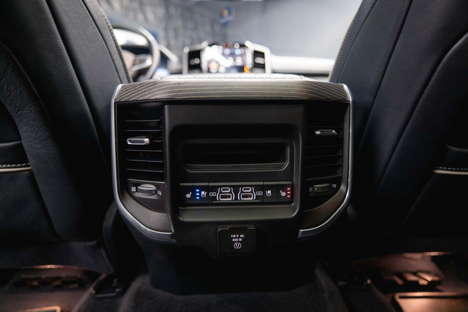 Fahrzeugabbildung Dodge RAM 5.7 V8 HEMI 4x4 LIMITED 10TH ANNIVERSARY ACC