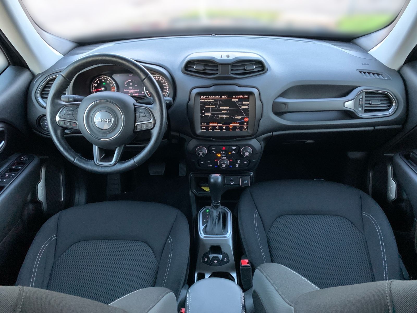 Fahrzeugabbildung Jeep Renegade 1.3 T-GDI Automatik Limited Navi AHK 1H