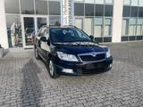 Skoda OCTAVIA COMBI TDI  FAMILY 4X4++1.HAND+AHK+ - Skoda Octavia aus 2012 mit Diesel-Antrieb: Limousine