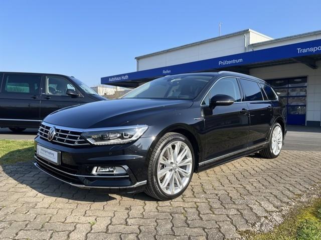 Volkswagen Passat R-LINE 4M EXCLUSIVE AHK STHZ PANO HUD DCC
