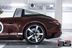 PORSCHE 911 992 Targa 4 S Heritage Design Edition 1of992