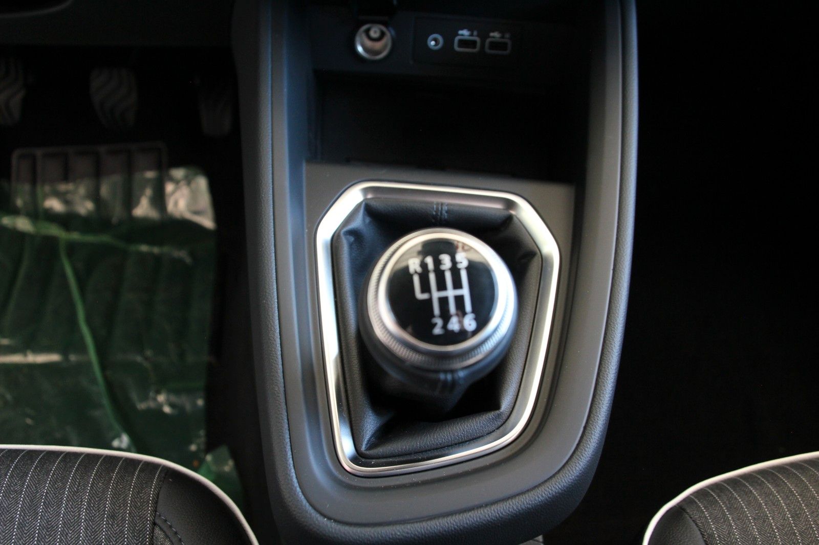 Fahrzeugabbildung Mitsubishi Colt Top LED*DAB*SHZ*BOSE*360°