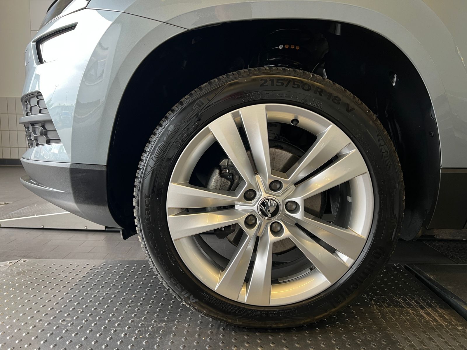 Fahrzeugabbildung SKODA Karoq Style 1.5 TSI DSG *AHK, LED, SmartLink, Ka