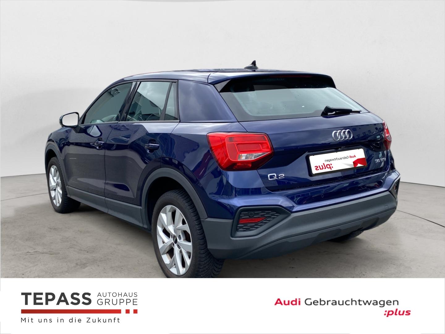 Audi Q2 35 TFSI CARPLAY AHK KAMERA PDC LED 17'' KLIMA