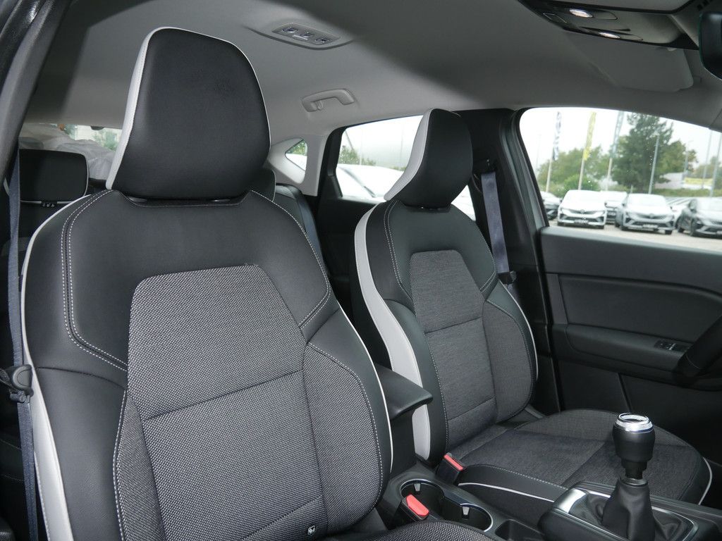 Fahrzeugabbildung Renault Captur Intens TCe 130 SHZ KAMERA NAVI AHK LED