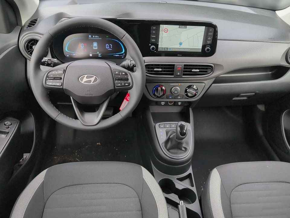Fahrzeugabbildung Hyundai i10 1.0 (FL) TREND AUT++NAVI++KLIMA++CARPLAY++BT