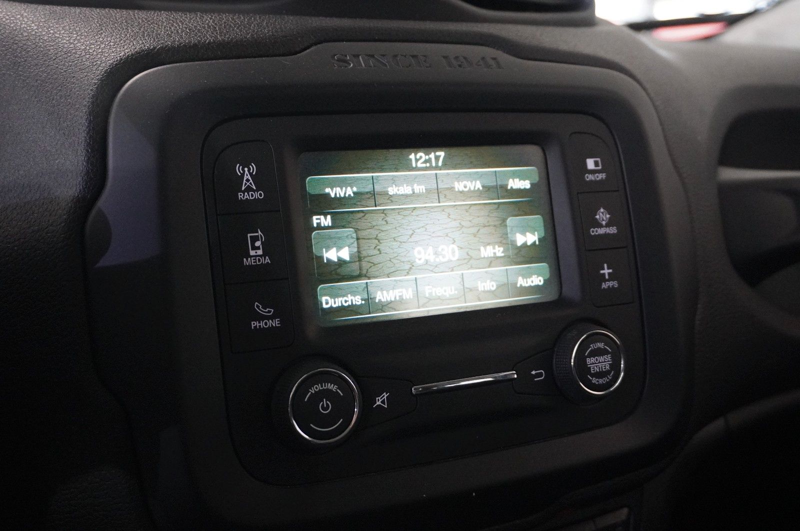 Fahrzeugabbildung Jeep Renegade 1.4T LIMITED KLIMA/SHZ/PDC/TEMP/AHK