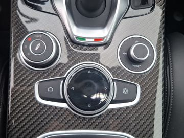 Alfa Romeo Stelvio Quadrifoglio Q4 2.9 V6 Bi-turbo Kam.+SHZ