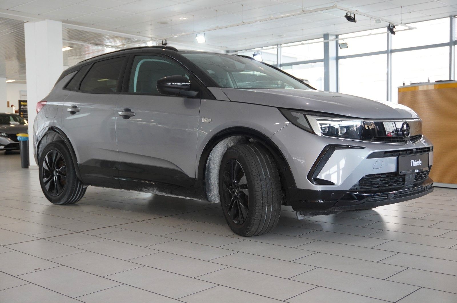 Fahrzeugabbildung Opel Grandland (X) 1.2T GS LINE NAVI/LED/KAMERA/SPORT